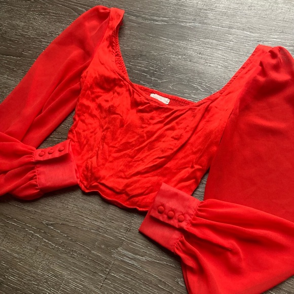 Urban Outfitters UO Red Cropped Blouse Size XS - Picture 2 of 3